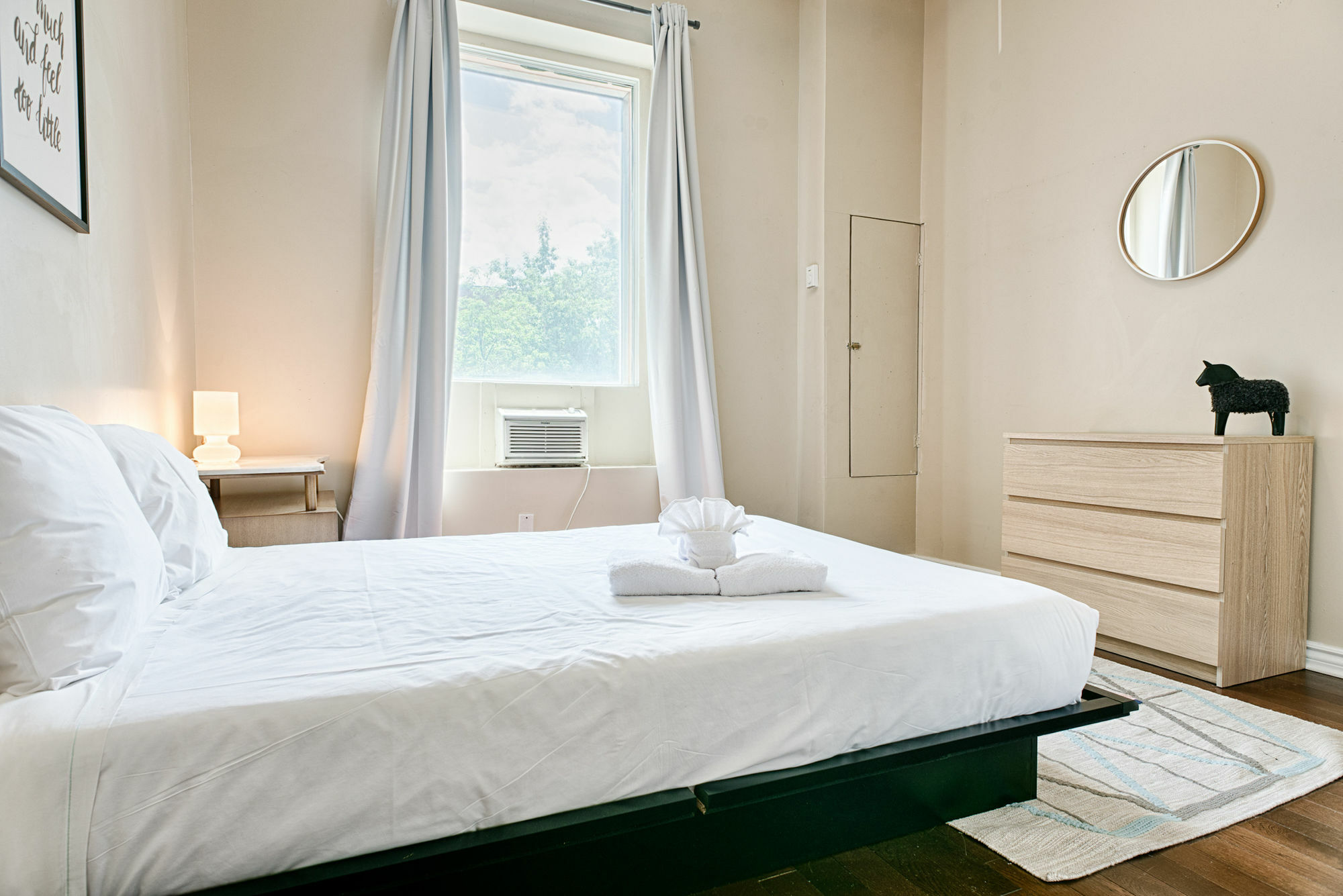 Colorful 4br In The Village By Sonder Apartment Montreal