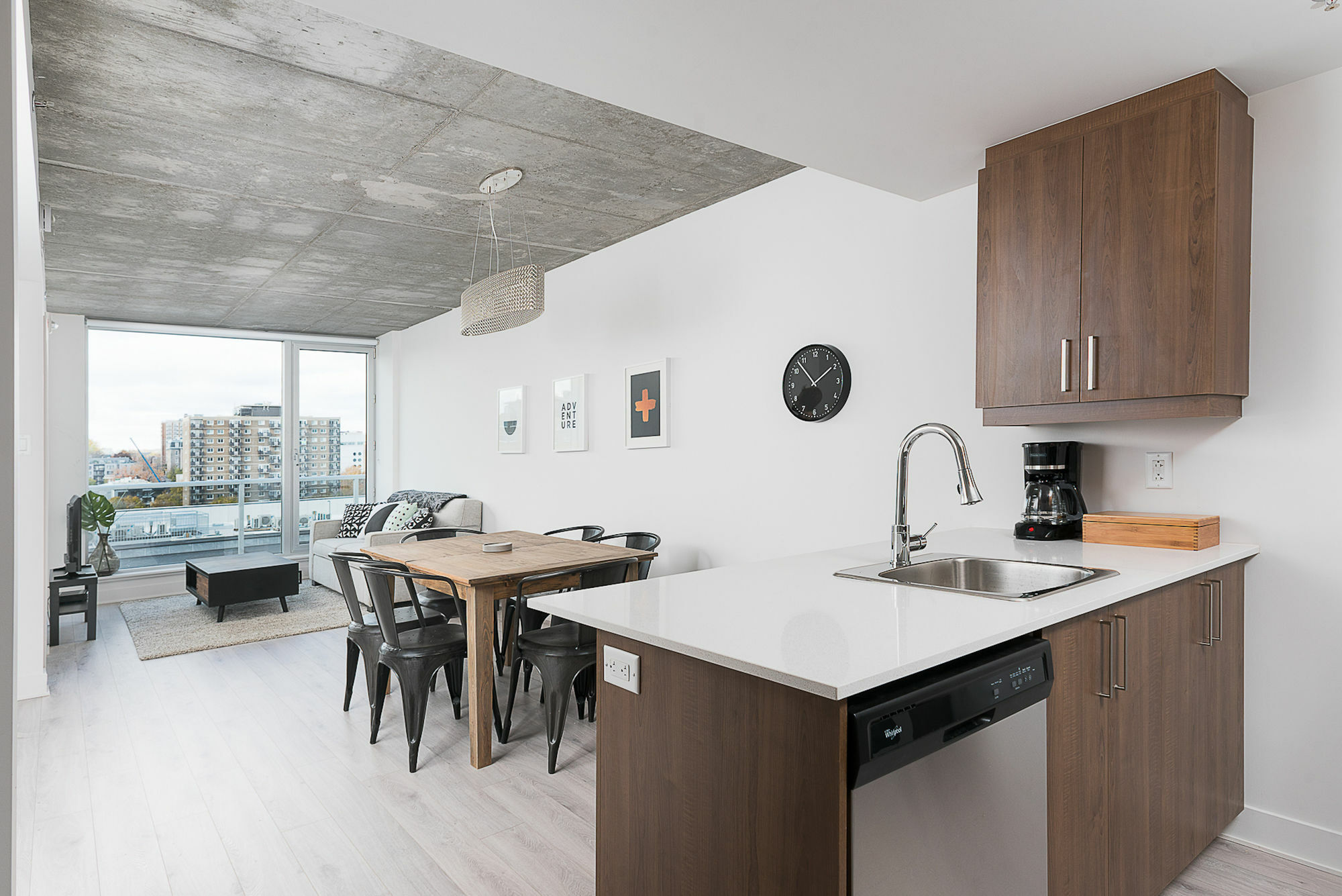 Grand 1br In Downtown Mtl By Sonder Montreal