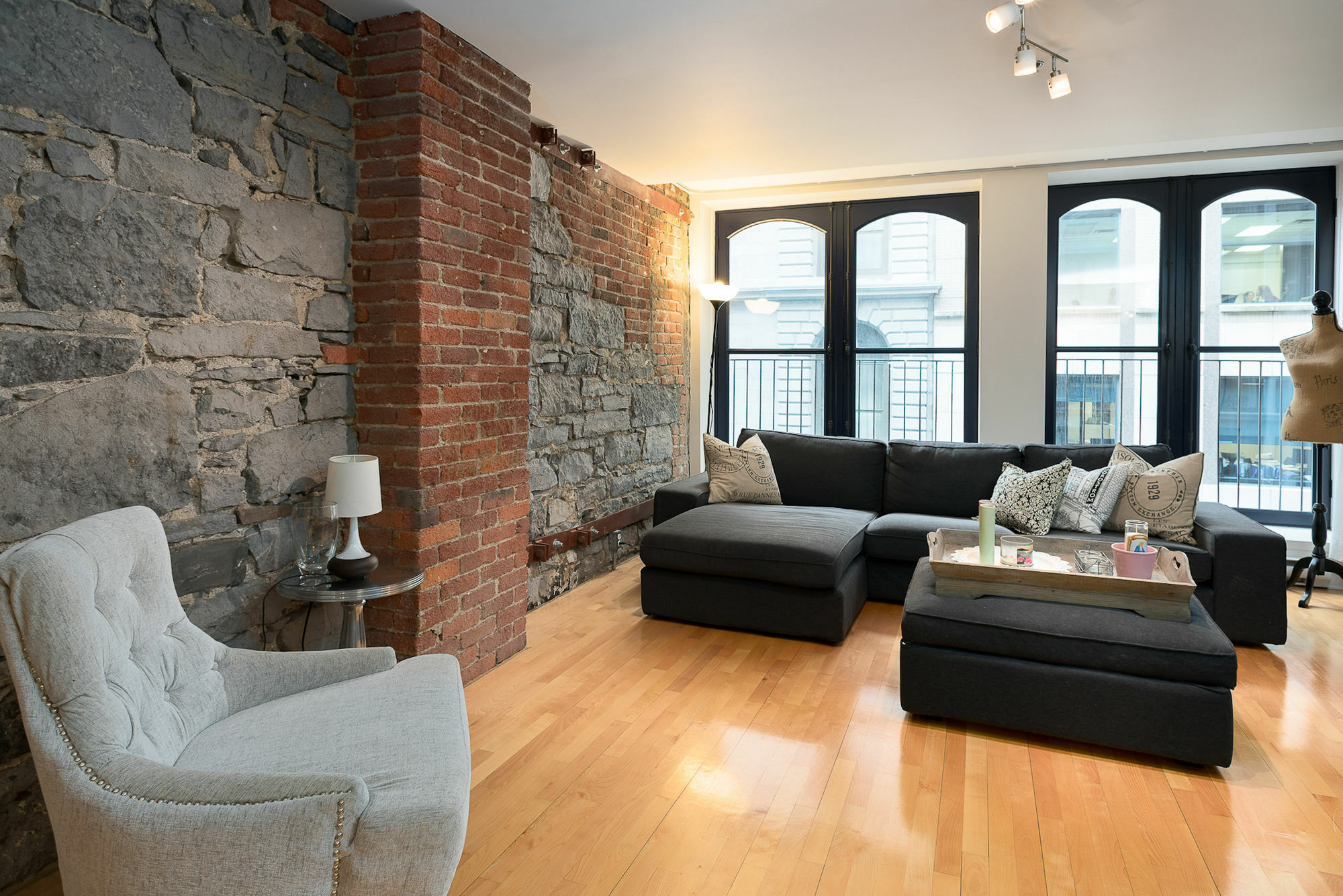 Grand 1br In Old By Sonder *