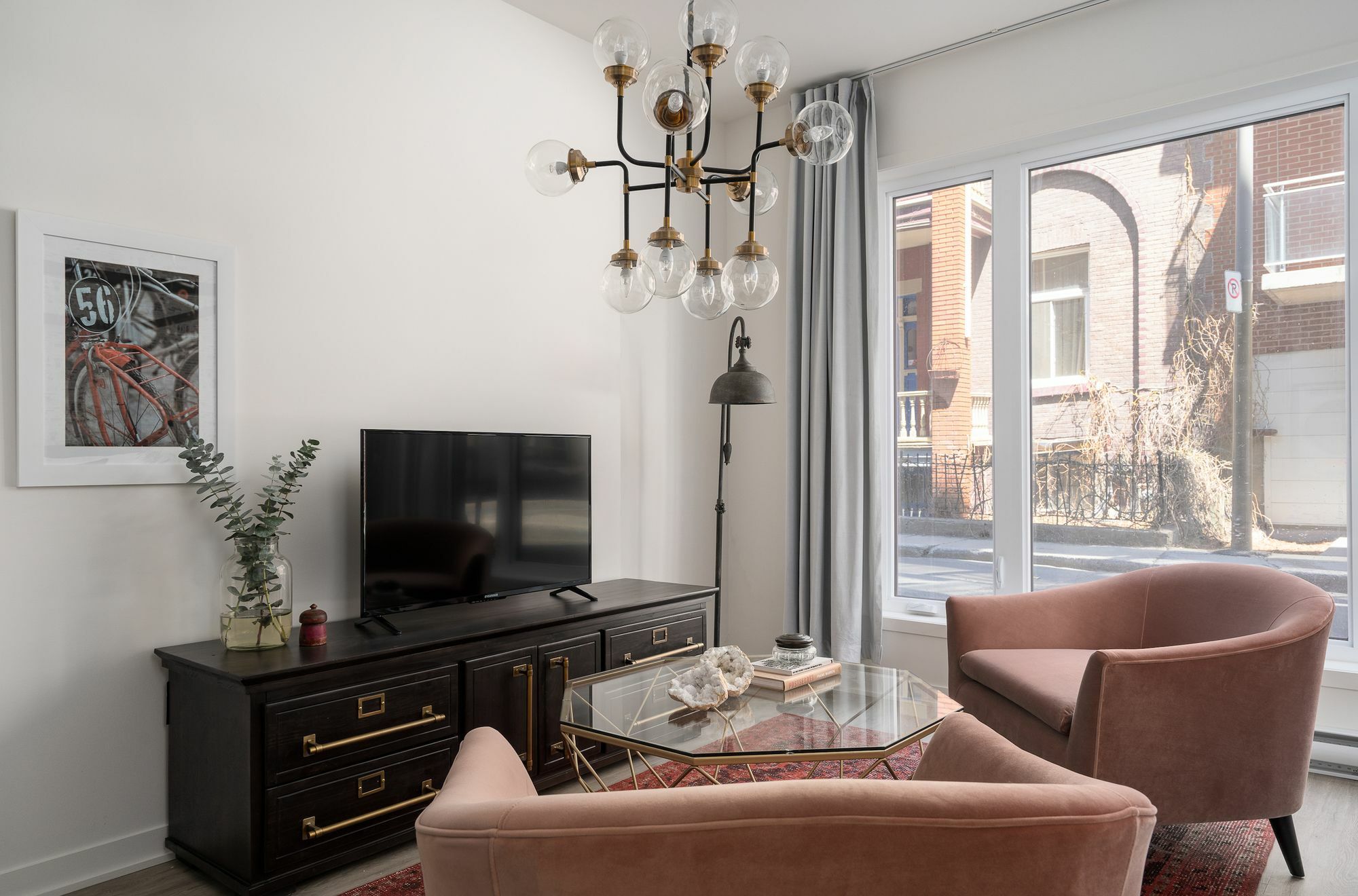 Sharp In Quartier Des Spectacles By Sonder Apartment