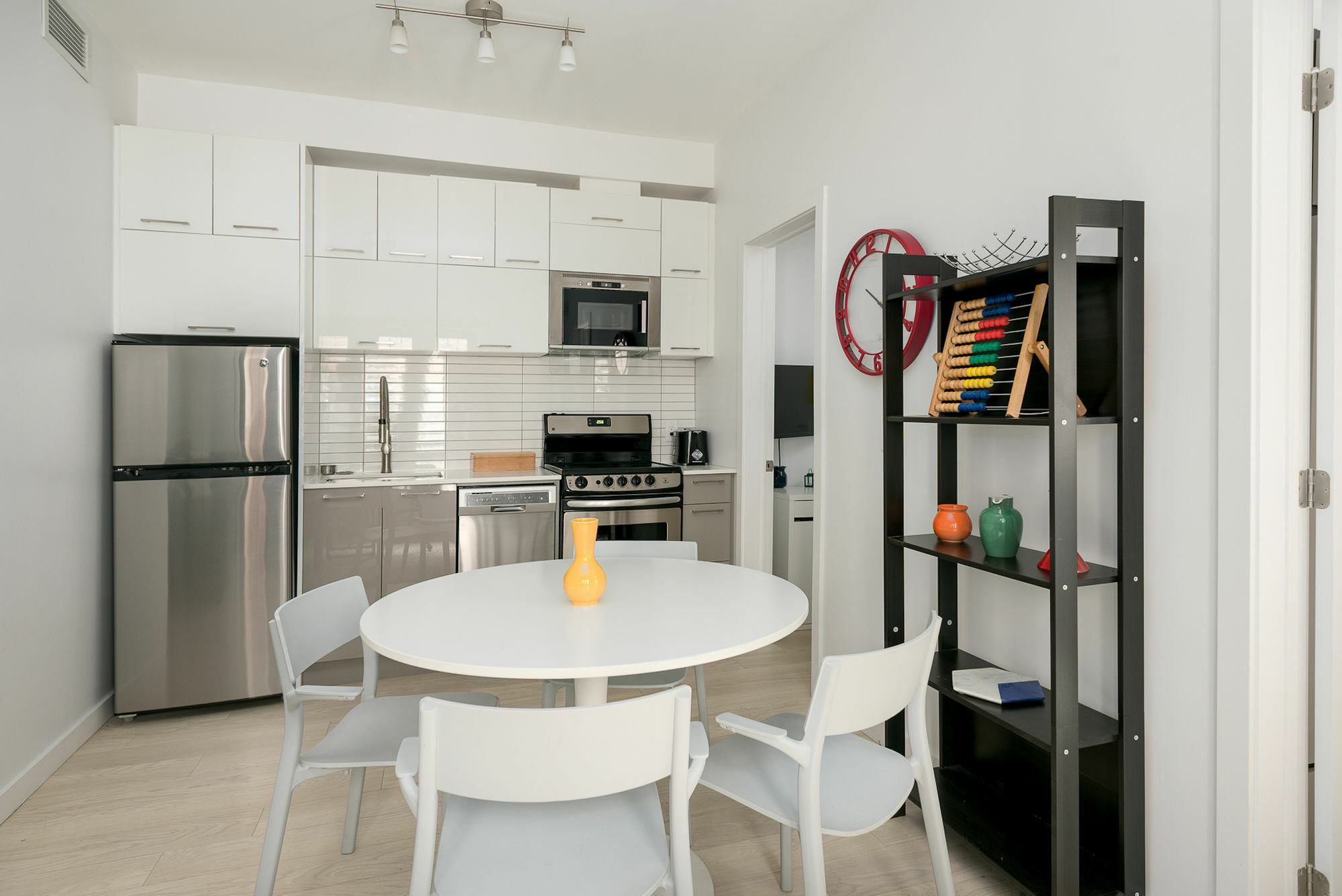 Colorful 2br In Downtown Mtl By Sonder Montreal