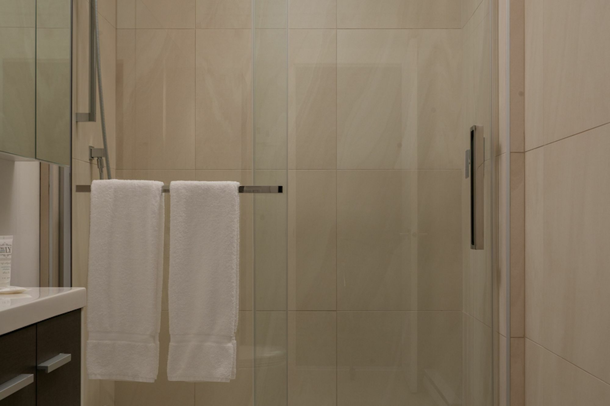 Quaint 1br In Quartier Des Spectacles By Sonder