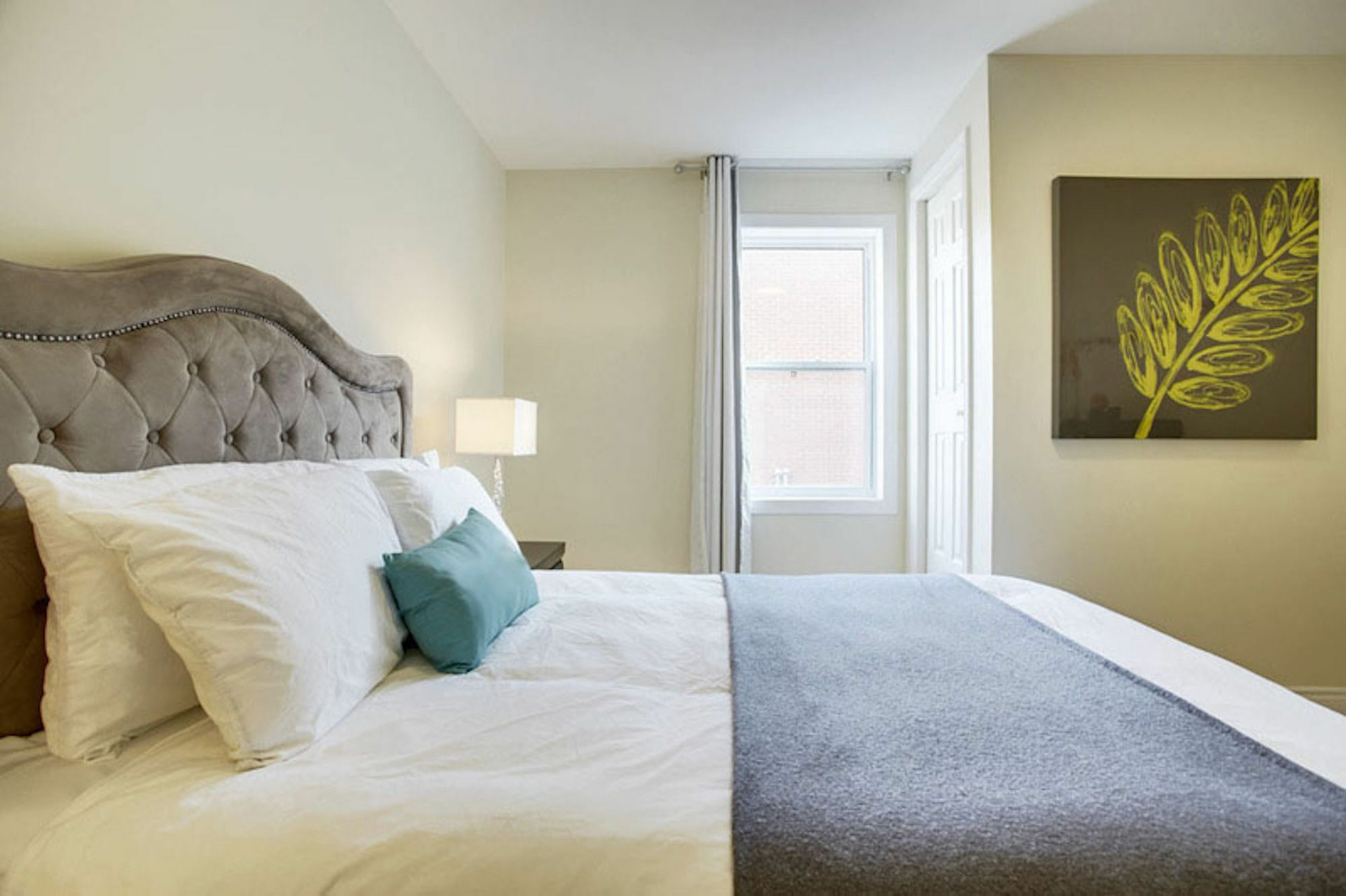 1br In The Village By Sonder Apartment Montreal