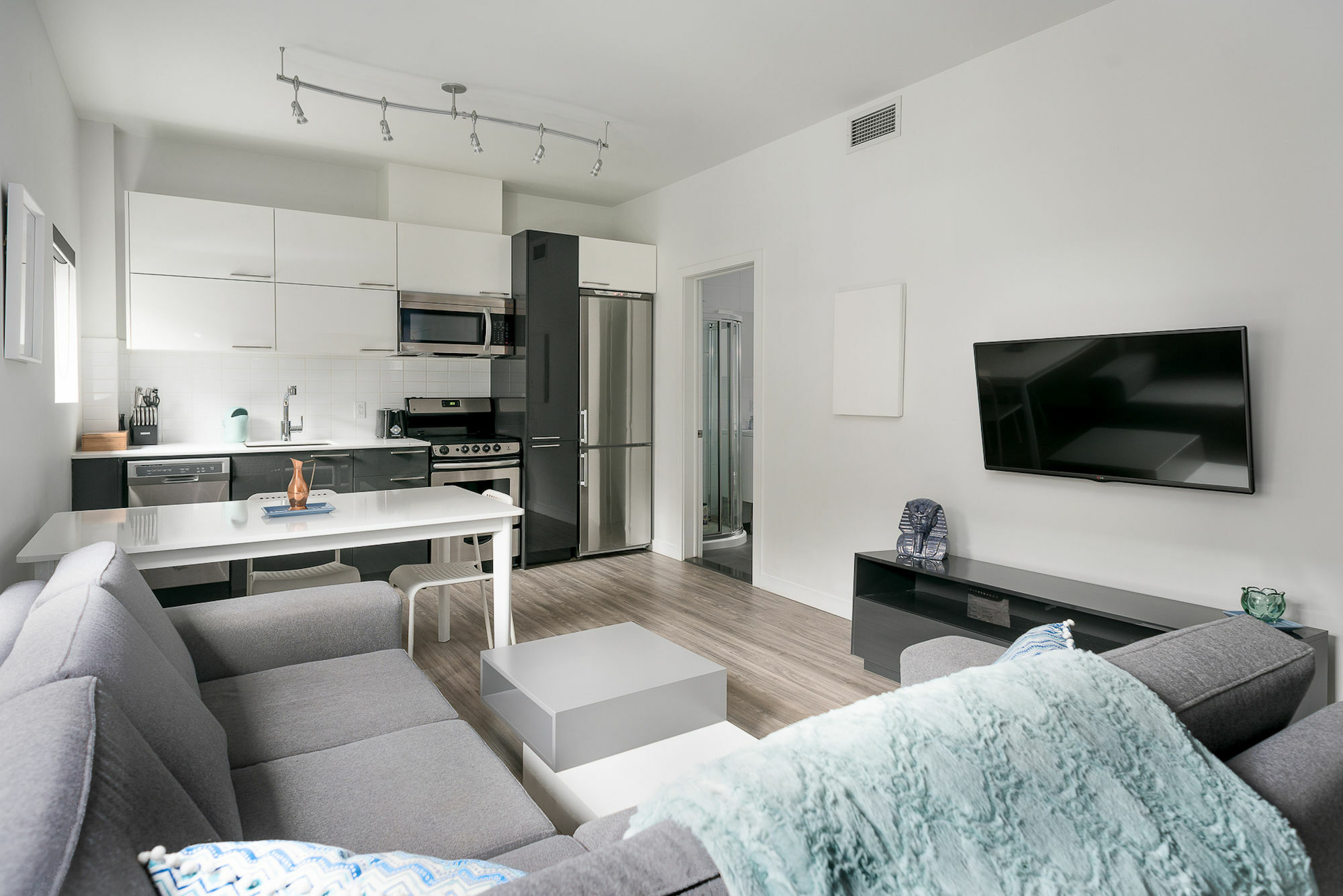 Contemporary 1br In Downtown Mtl By Sonder * Montreal
