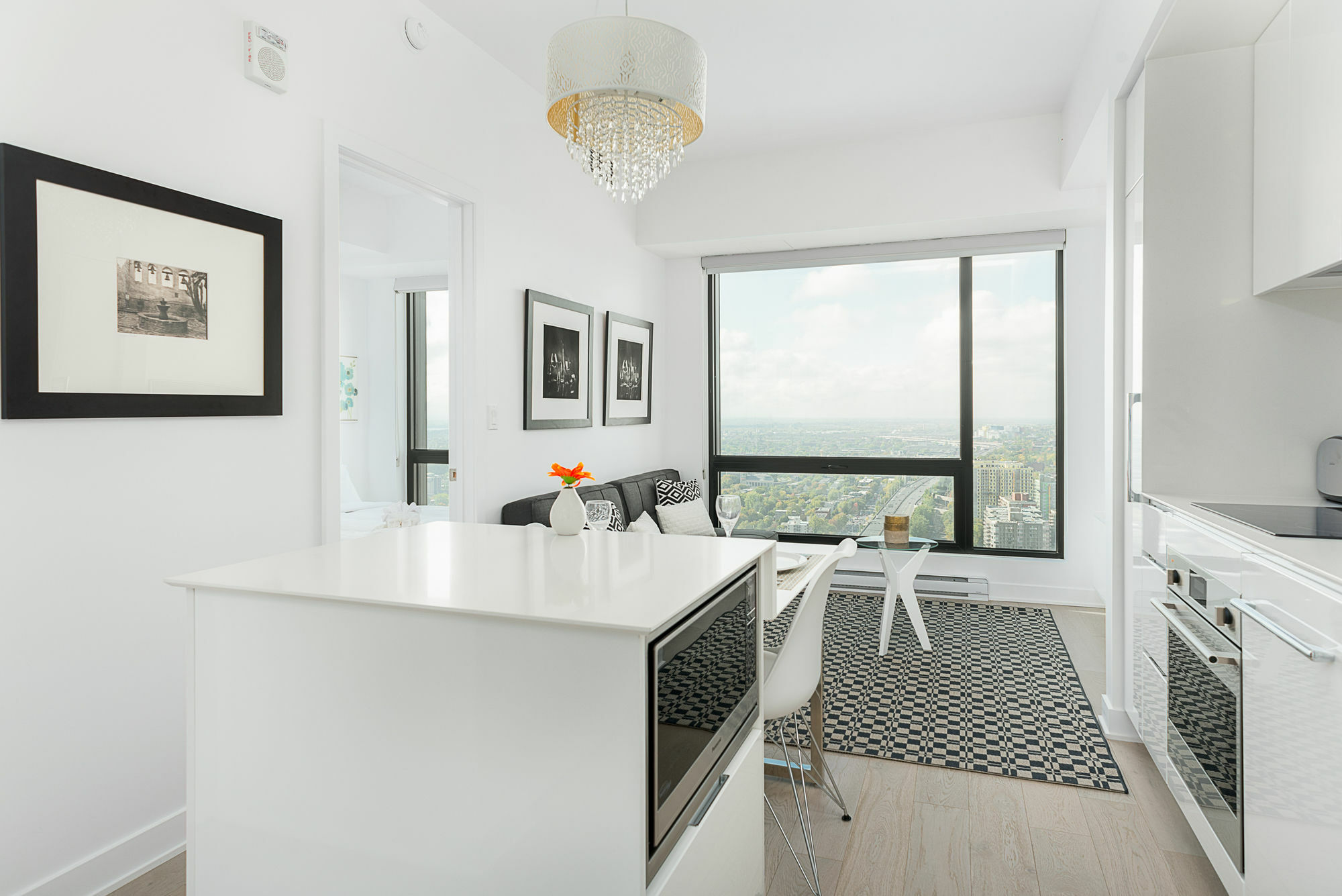 Apartment Lively 1br In Downtown Mtl By Sonder