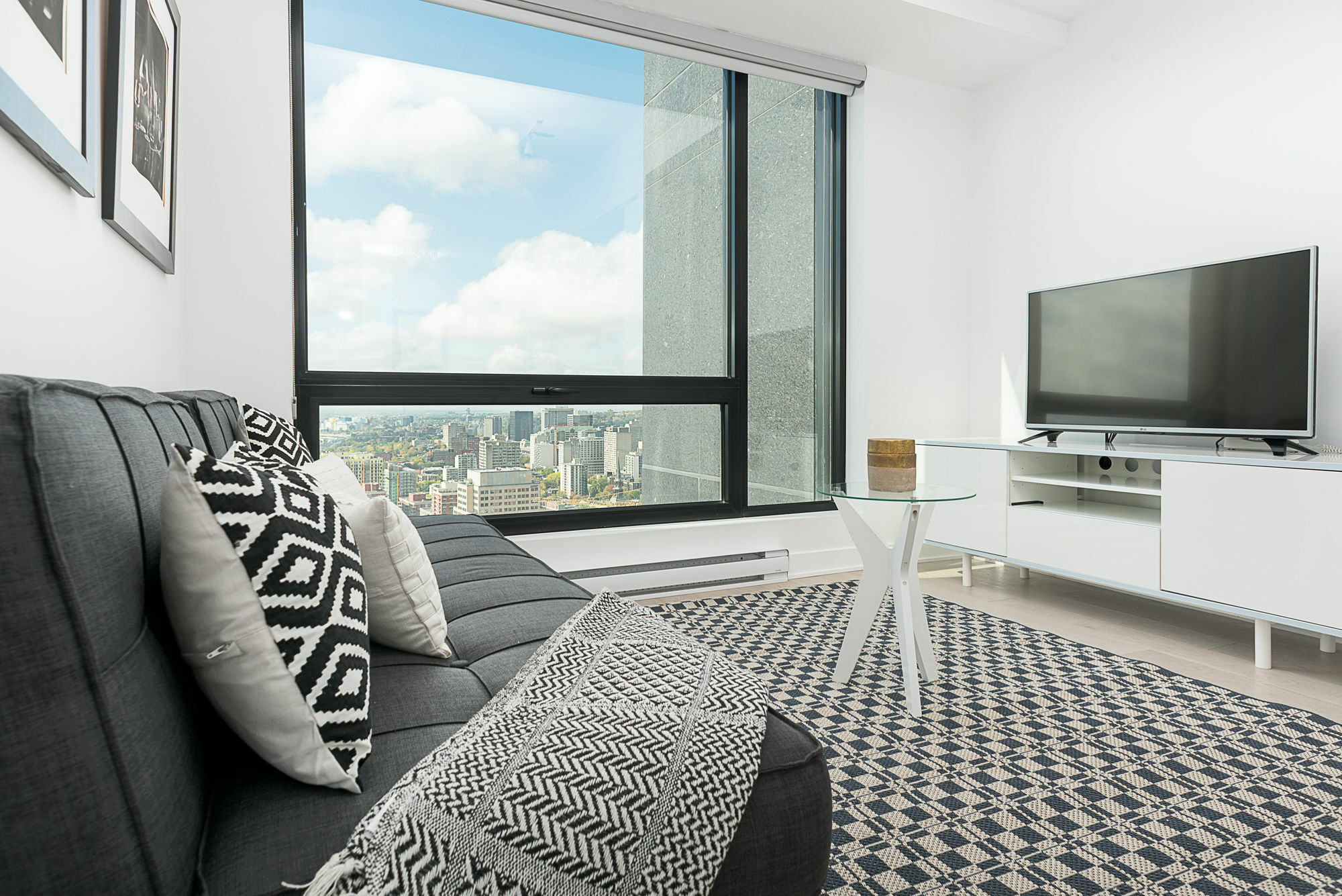 Apartment Lively 1br In Downtown Mtl By Sonder