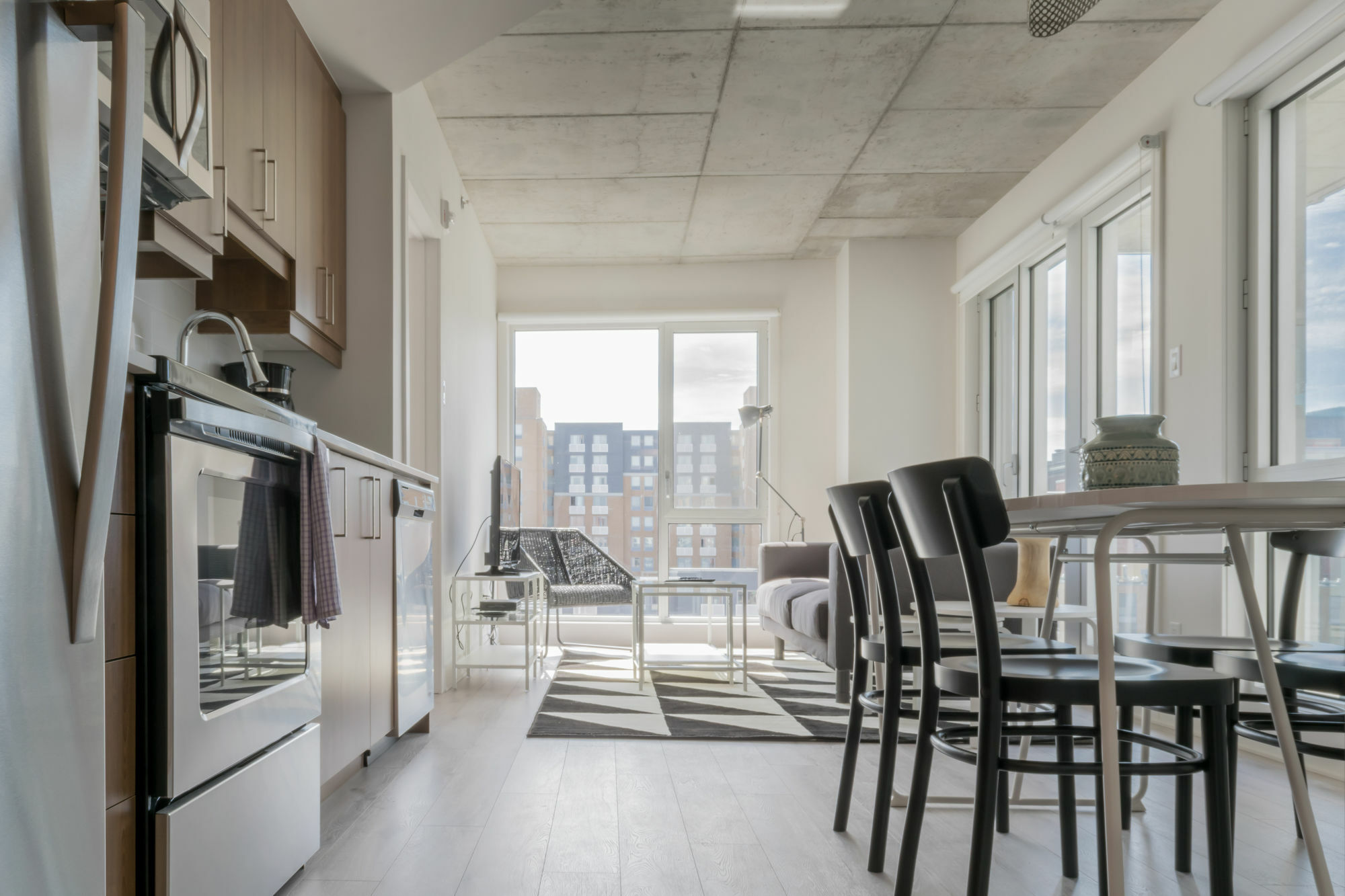 Sunny 2br In Festival Quarter By Sonder