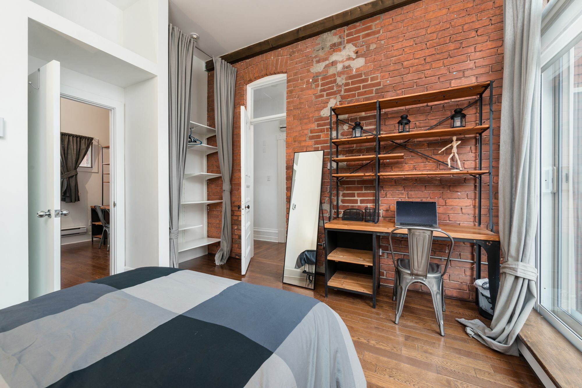3br In Plateau/downtown Apartment *