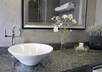 Clarion & Downtown Hotel 4*