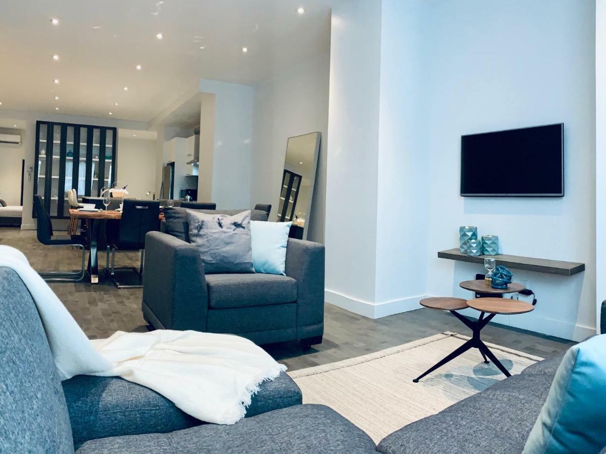 Sunny Fully Renovated In Saint Denis St Apartment *