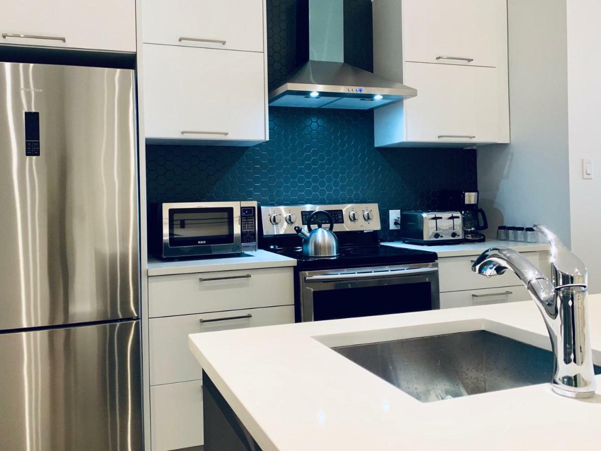 Sunny Fully Renovated In Saint Denis St Apartment *