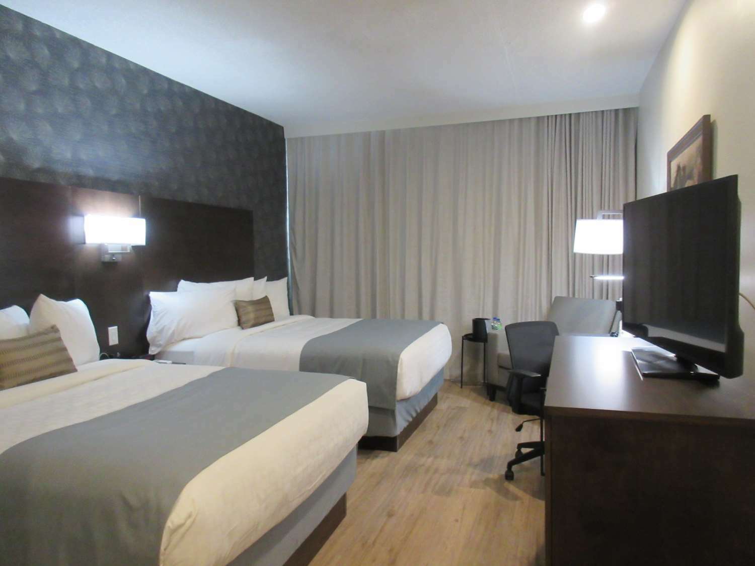 Western East Hotel Montreal