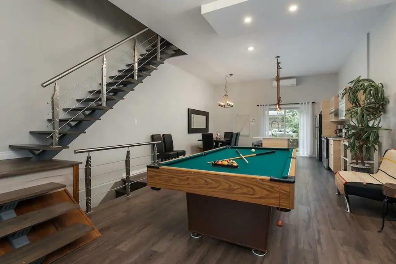 Holiday home Spacious Townhouse With Rooftop Deck