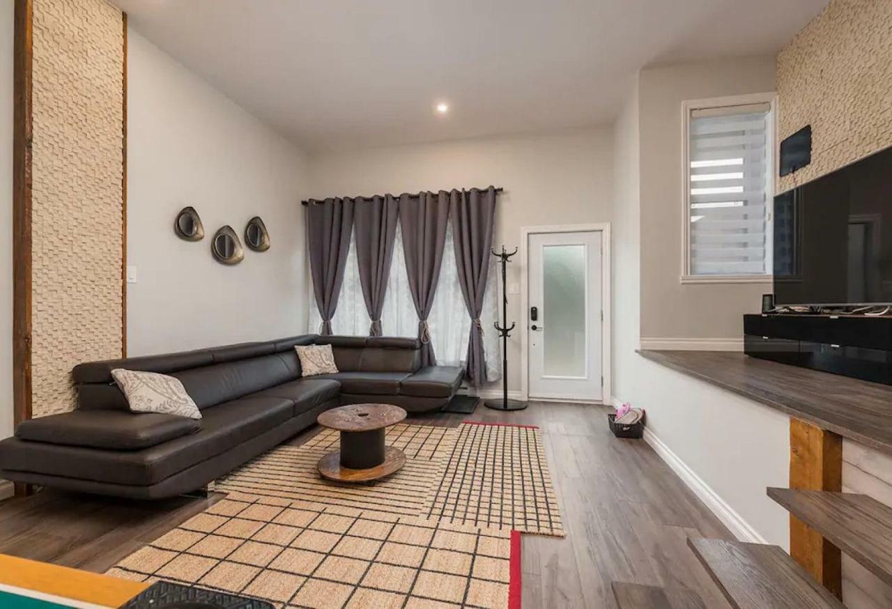 Spacious Townhouse With Rooftop Deck Holiday home Montreal
