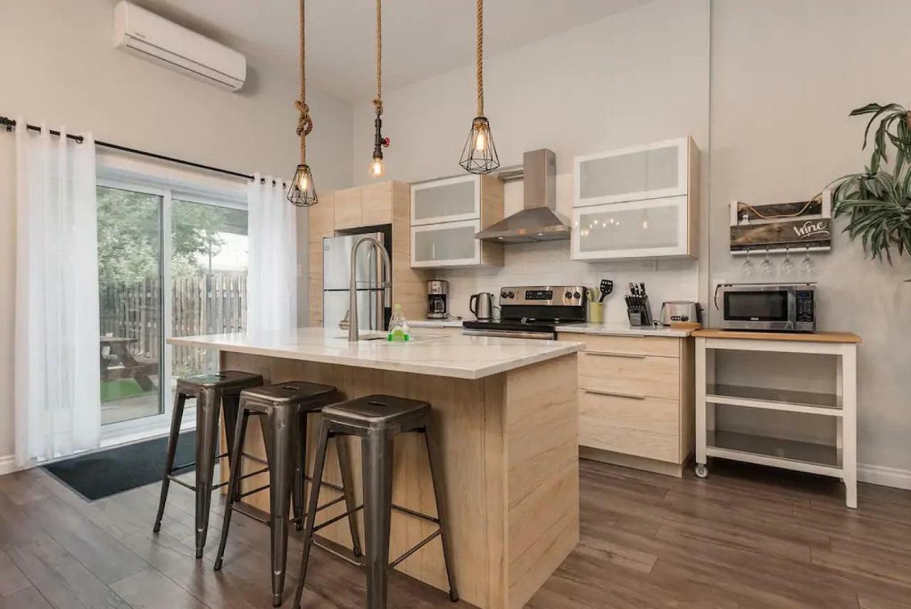 Spacious Townhouse With Rooftop Deck Holiday home *