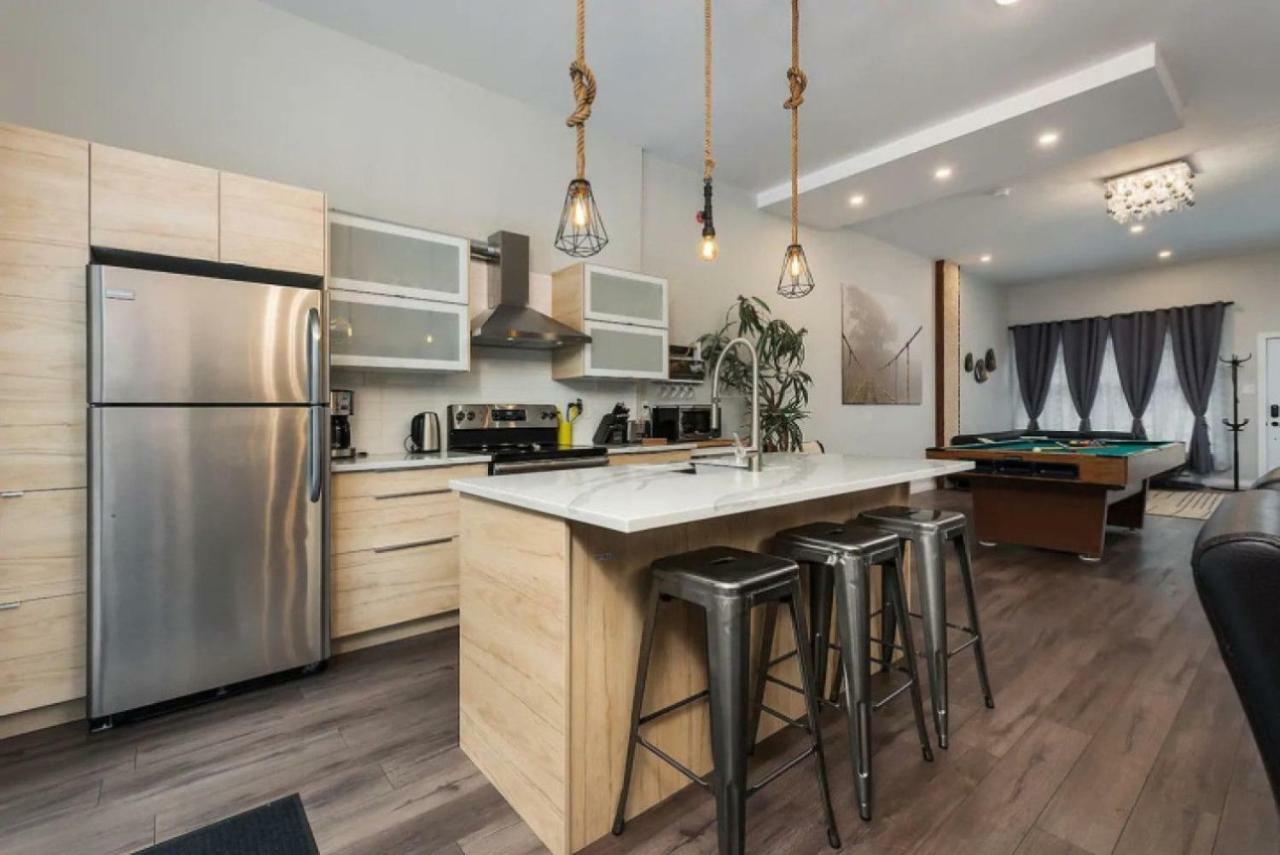 Holiday home Spacious Townhouse With Rooftop Deck