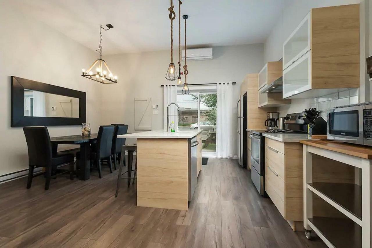 Spacious Townhouse With Rooftop Deck Montreal