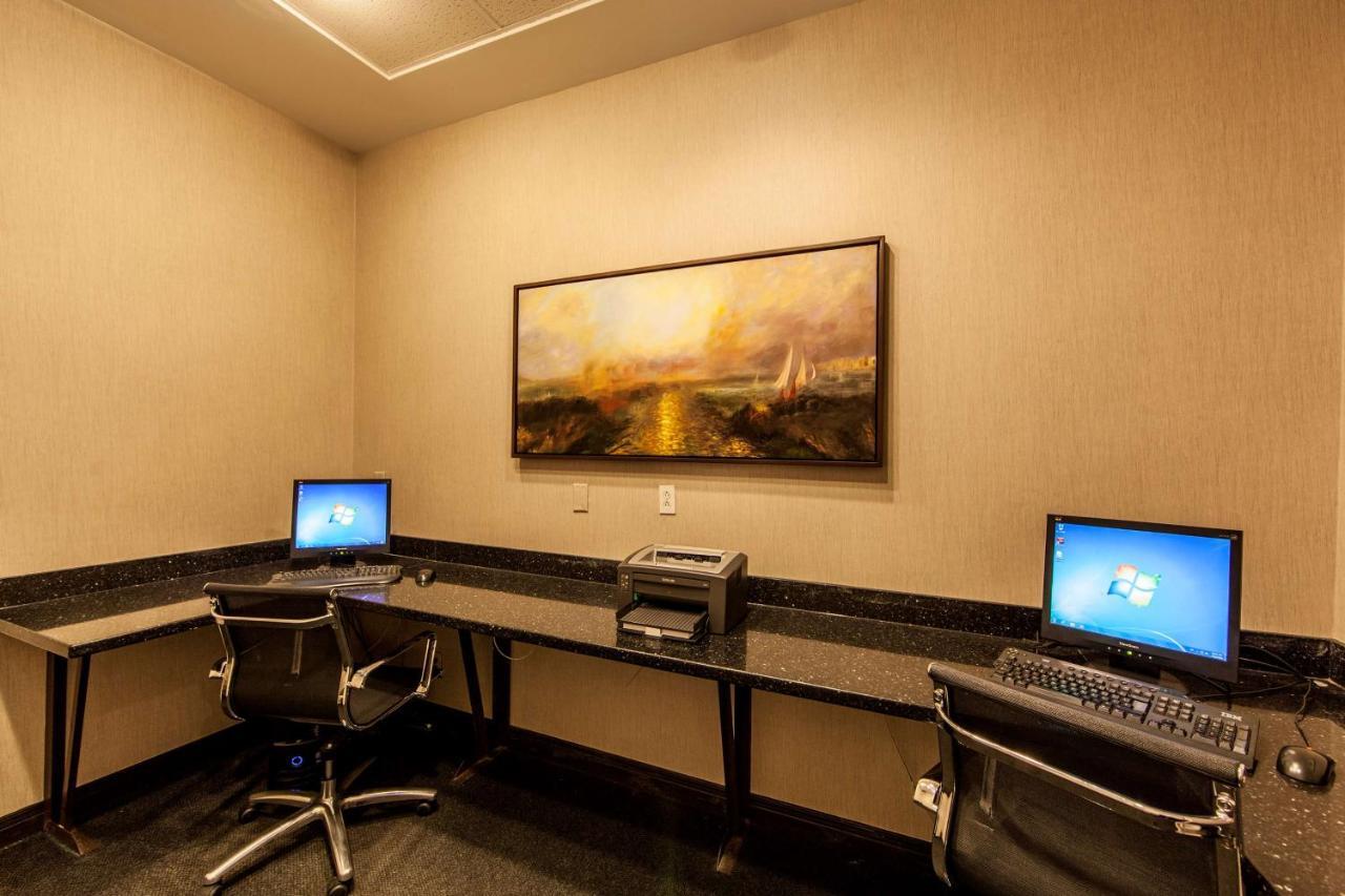 Radisson Airport 3* Montreal