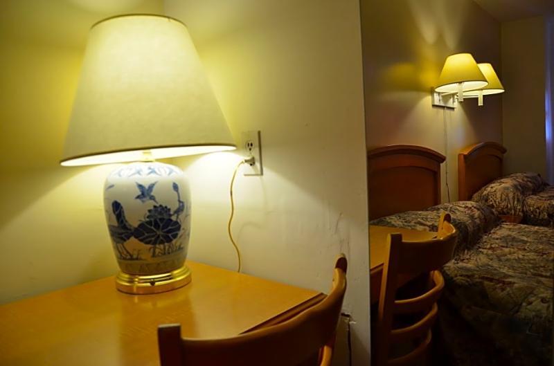 Hotel La Du Voyageur *