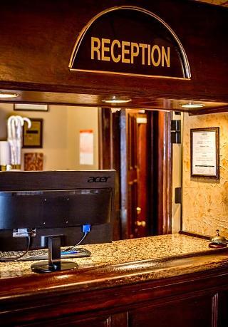 Champ De Mars Hotel Montreal