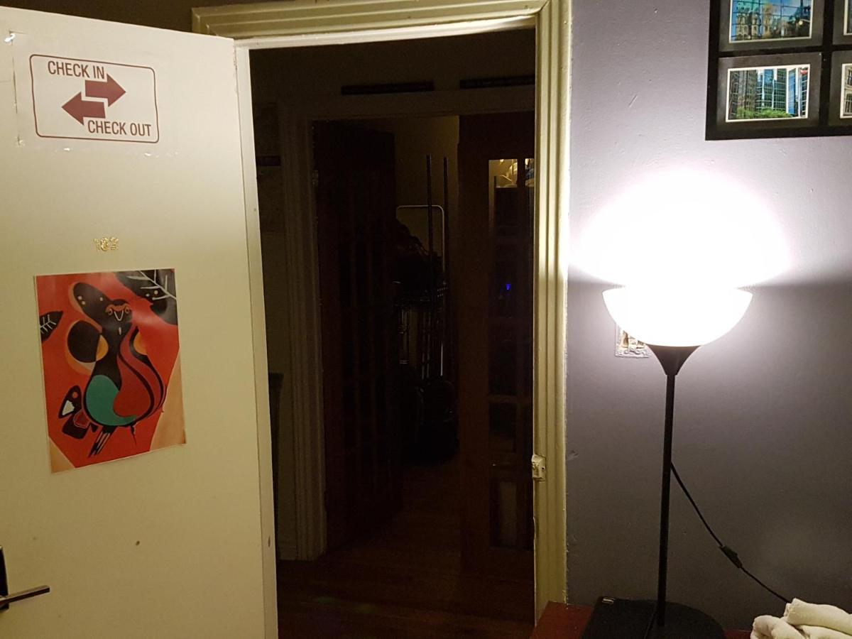 Pied-a-terre Mont-royal Hostel