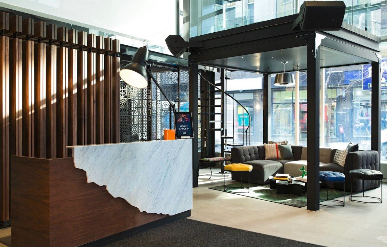 Renaissance Downtown 4*