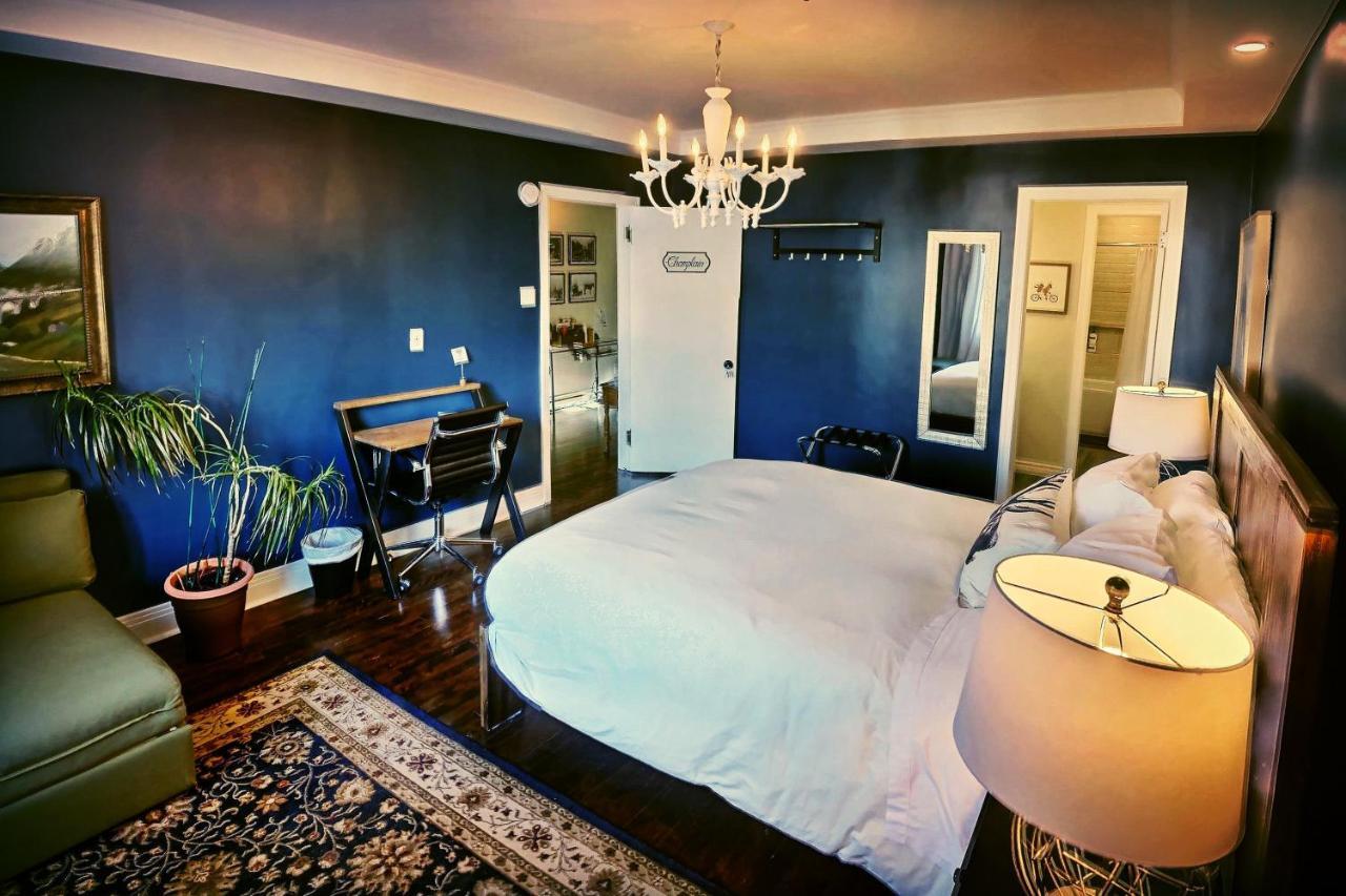 Du Survenant Guest house Montreal