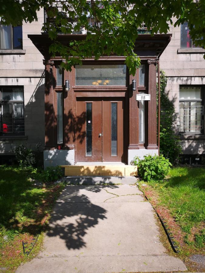 Homestay With King Bed In Shared 3 Bedroom Downtown