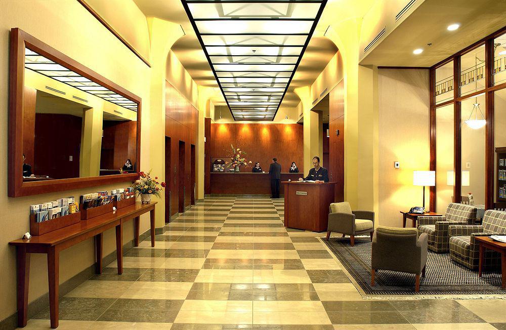 Le Square Phillips & Hotel Montreal