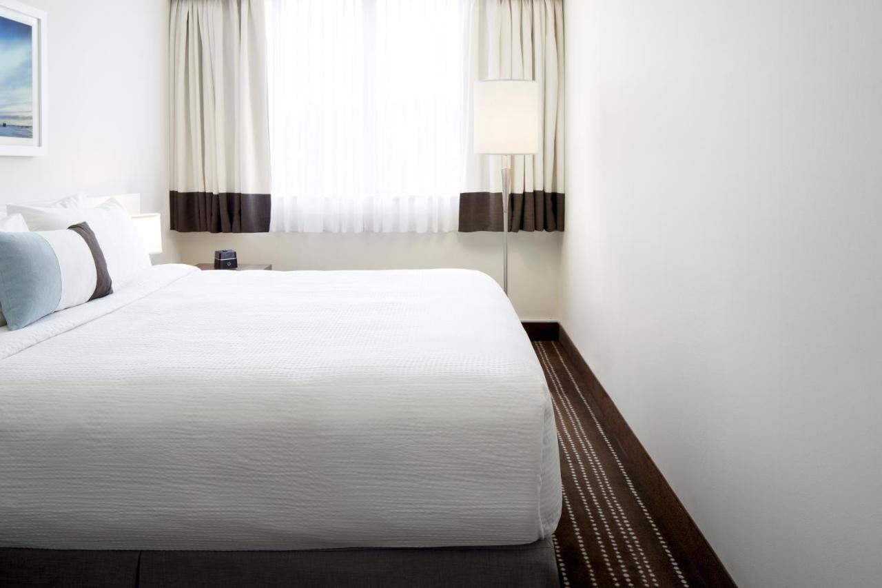 By Marriott Westmount Hotel Montreal