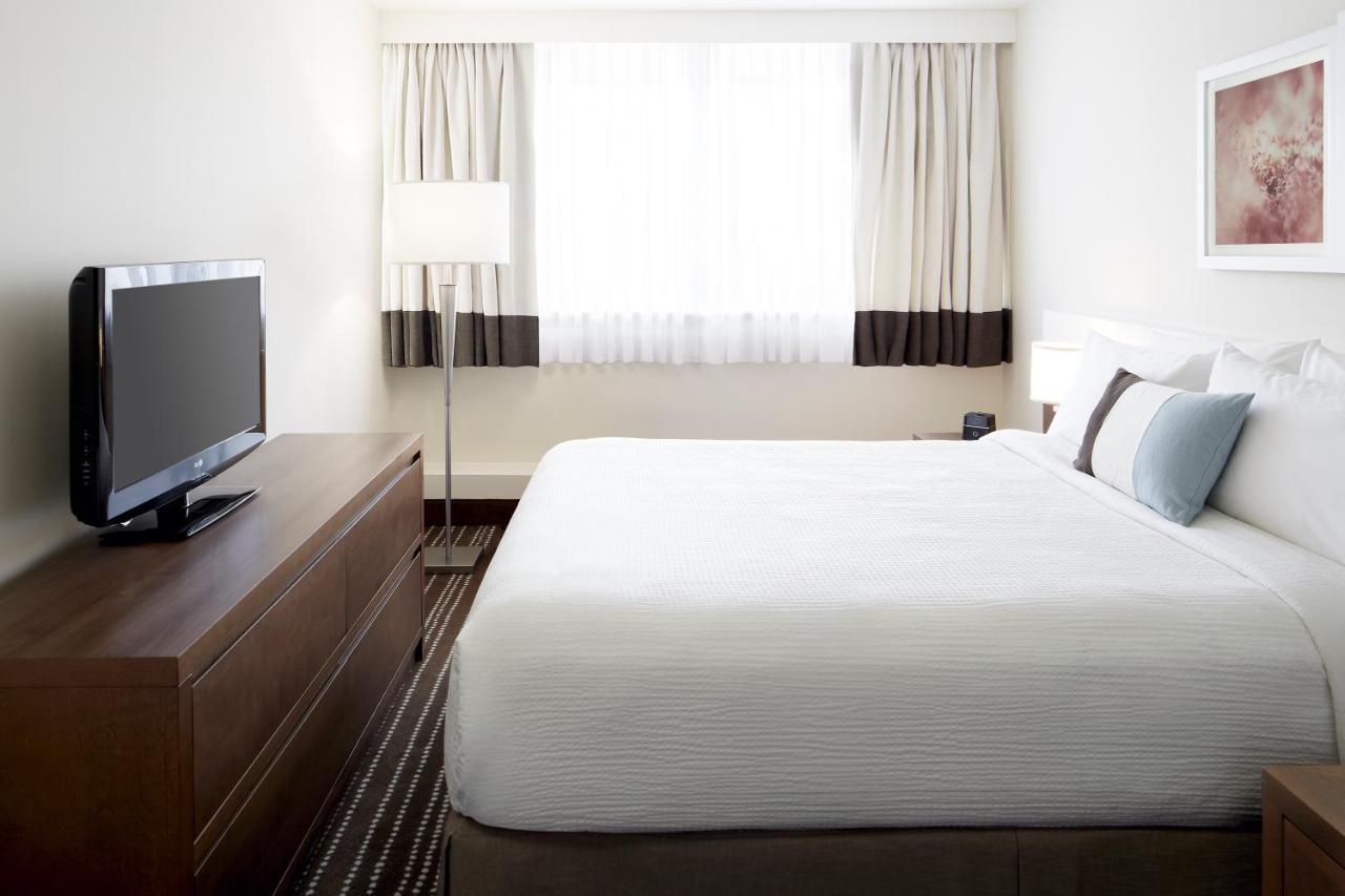 By Marriott Westmount Hotel Montreal