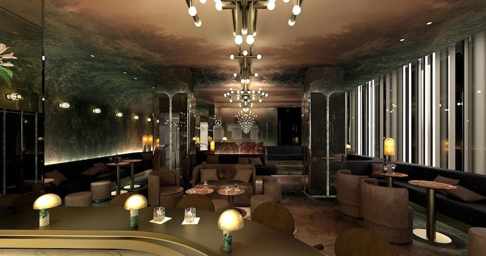 Four Seasons Hotel