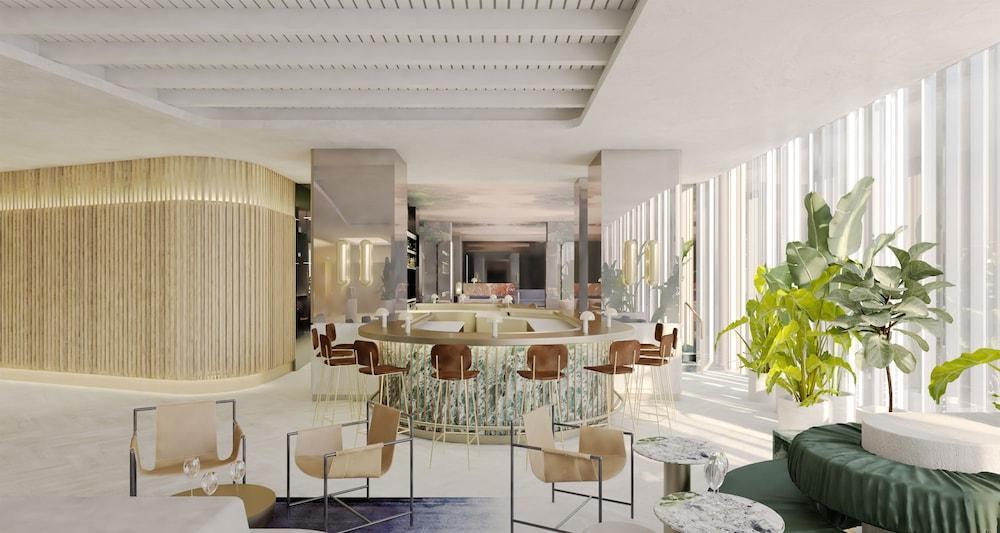 Four Seasons Hotel 5*
