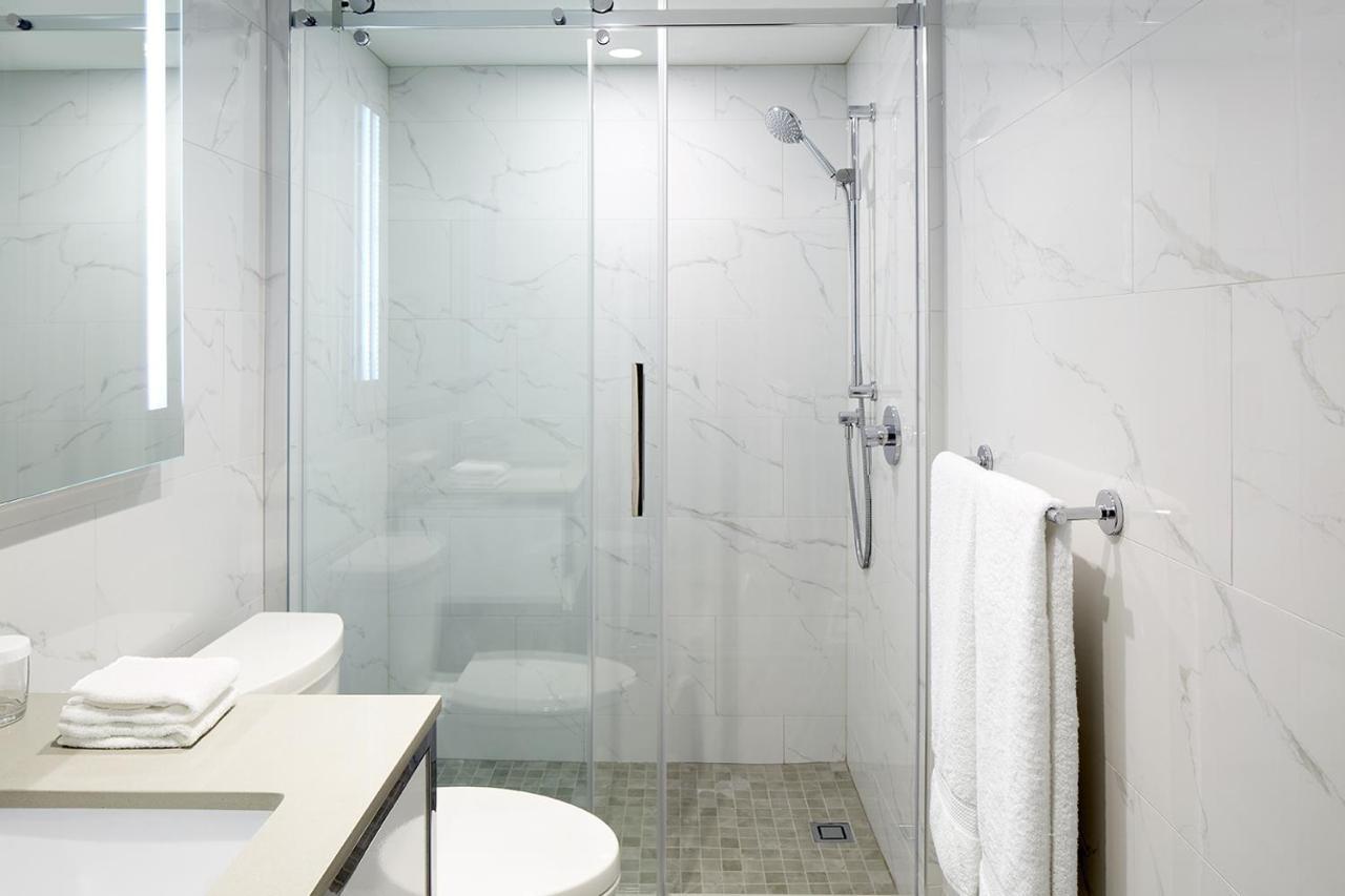 By Marriott Westmount Hotel 4*