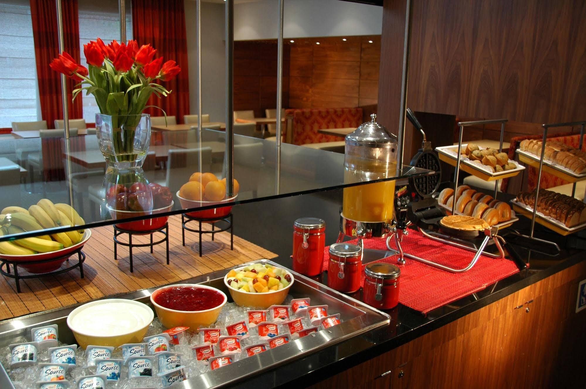 By Marriott Westmount 4*