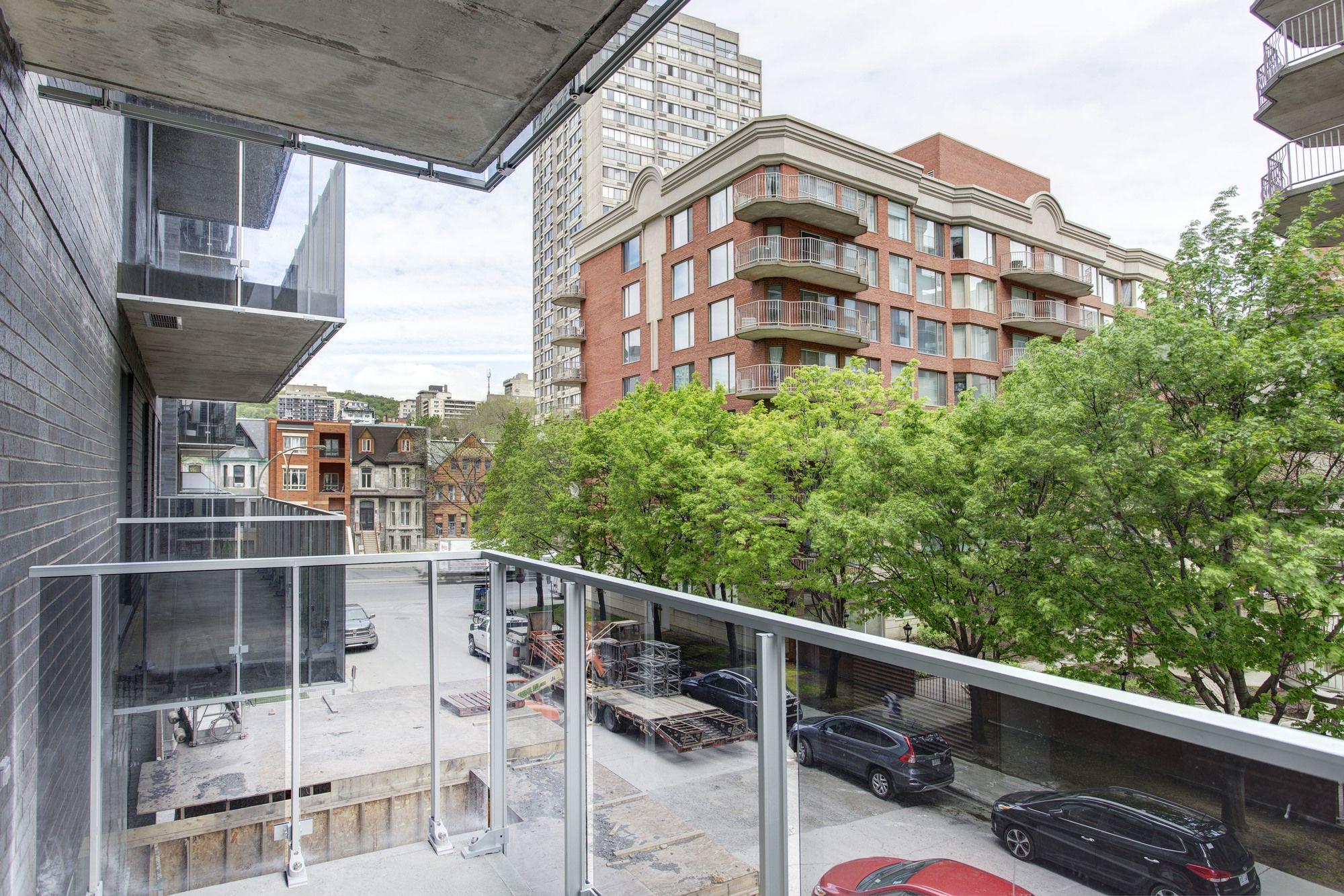 Le Shaughn * Montreal