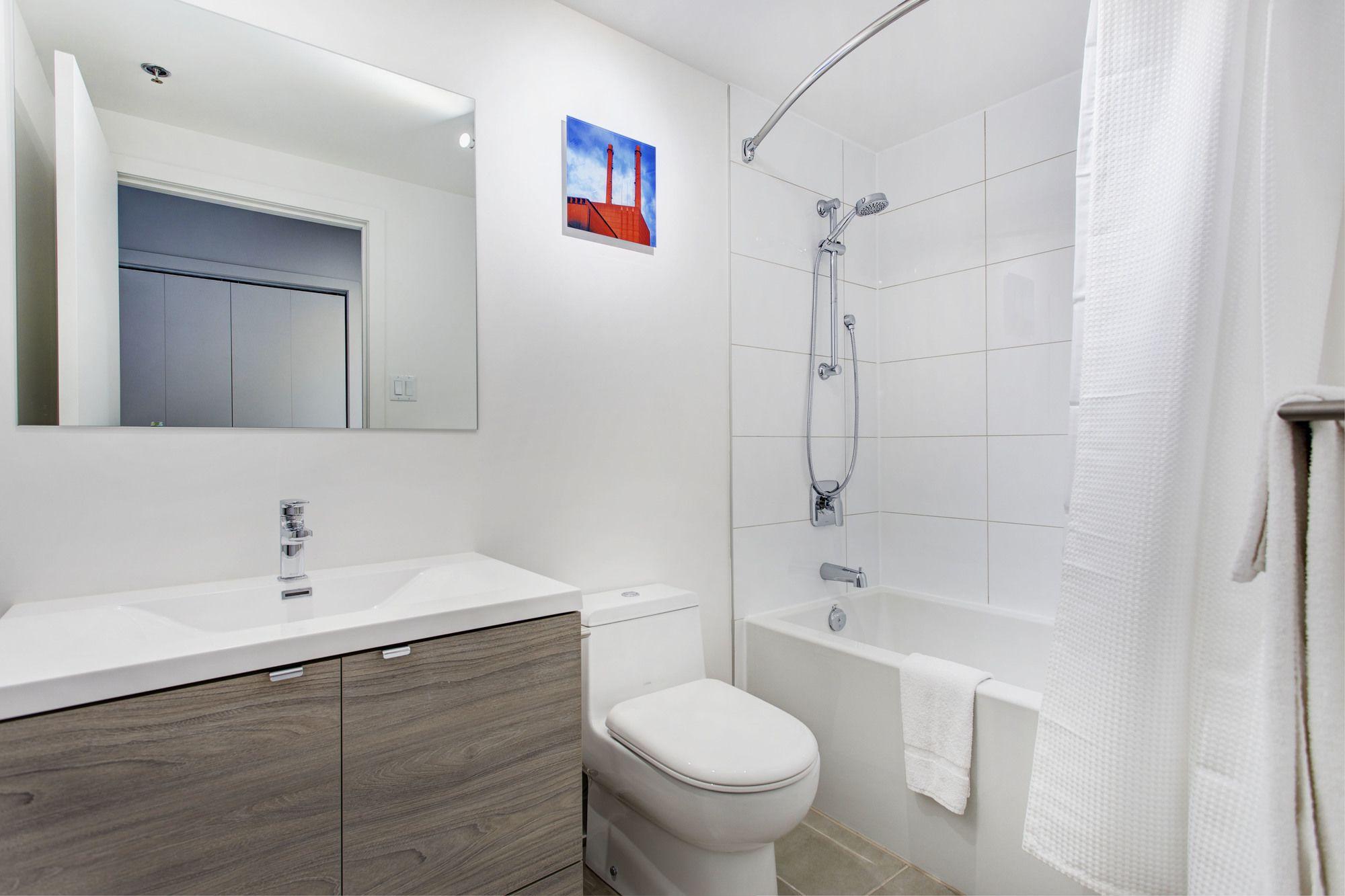 Le Shaughn Apartment *