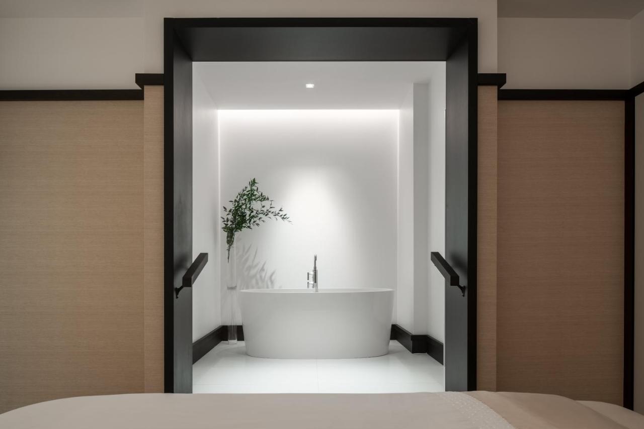 Four Seasons Hotel 5*