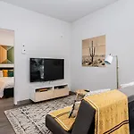New And Perfectly Located 1 Bedroom Apartment By Den Stays