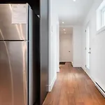 Hip, Stylish Apartment In Little Italy By Den Stays