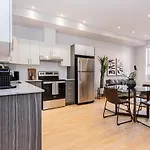 New Classy 2 Bedroom Apartment In Le Plateau By Denstays