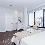 Vast And Perfectly Located 3 Bedroom Flat By Denstays