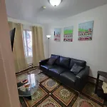 Small Condo In Montreal -Fast Wifi