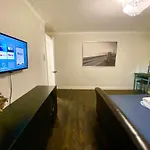 Montreal Home - Affordable Rooms With Smart Tv, Shared Kitchen