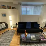 Cozy Apartment In Great Central Location With Free Parking - 31 Night Minimum