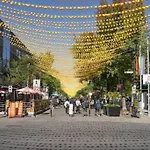 Amazing Location And Trendy Neighborhood