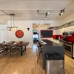 Vibrant 5-Bed Apartment 5Mins To Jarry Metro