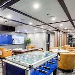 Brand New 2 Bd Modern Suite Hotel In Old Montreal F2
