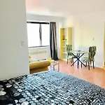 Stylish Montreal Apartment: Comfortable Stay In The Golden Square Mile