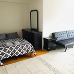 Stylish Montreal Apartment: Comfortable Stay In The Golden Square Mile